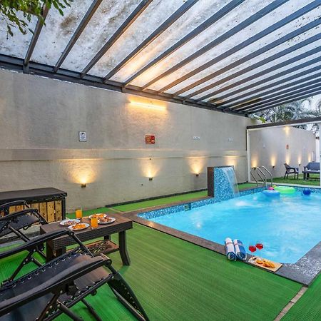 Serenity Meadows With Pool By Veo - Part Of Stayvista Нашик Екстериор снимка